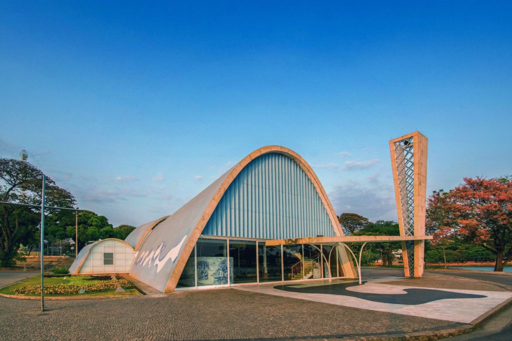 Stunning view of São Francisco de Assis Church showcasing modern architecture in Belo Horizonte, Brazil.